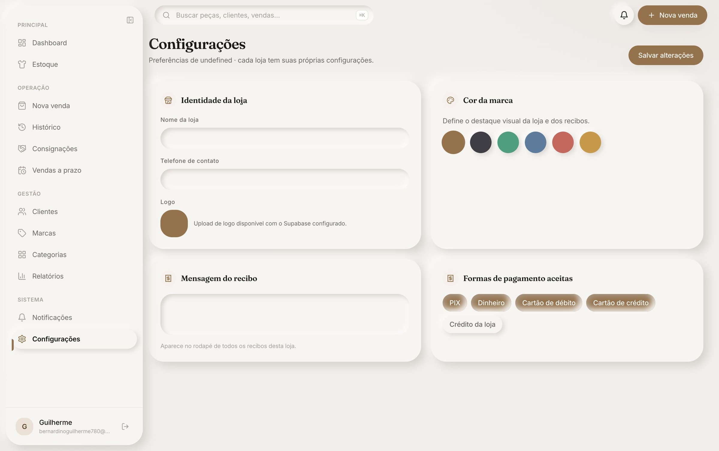 Configurações da loja com identidade, cor da marca, formas de pagamento aceitas e mensagem do recibo.