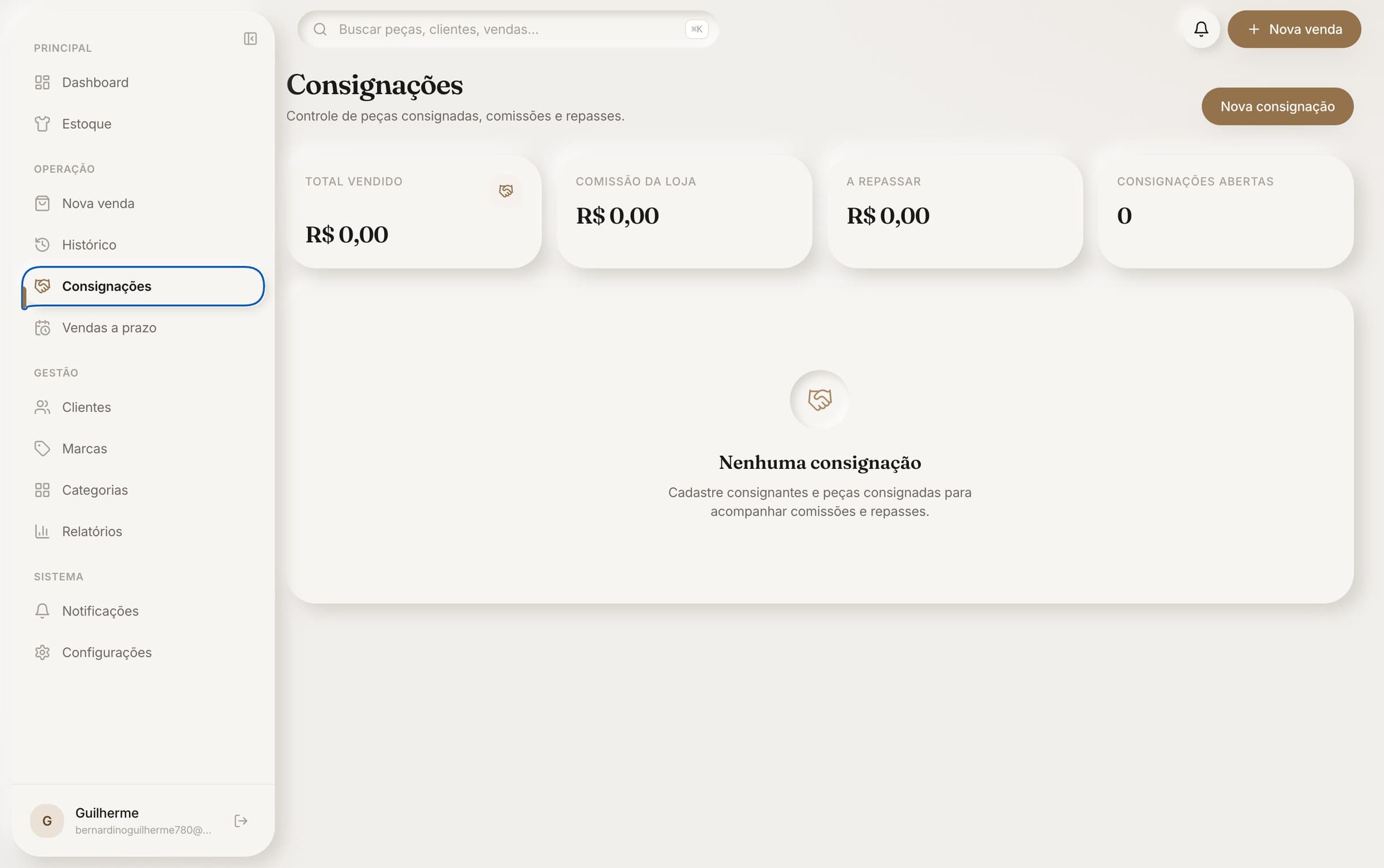 Tela de consignações com total vendido, comissão da loja, valor a repassar e consignações abertas.